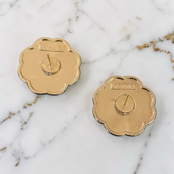 Luxury White/Gold/Rhinestone Camellia Upcycled Button Earrings 22mm - Picture 2 of 2